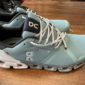 On Running Athletic Shoes - Teal and Gray